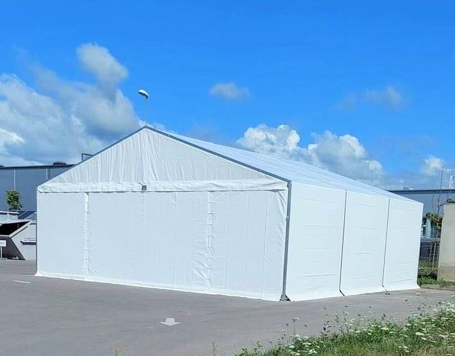 Naujasis daiktų keitimosi punktas – erdvi palapinė Tilžės g. 66A – kol kas be pavadinimo.