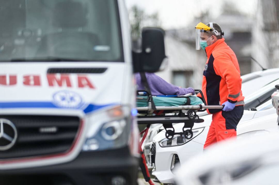 Lenkijoje nustatyta 811 naujų COVID-19 atvejų, 14 pacientų mirė