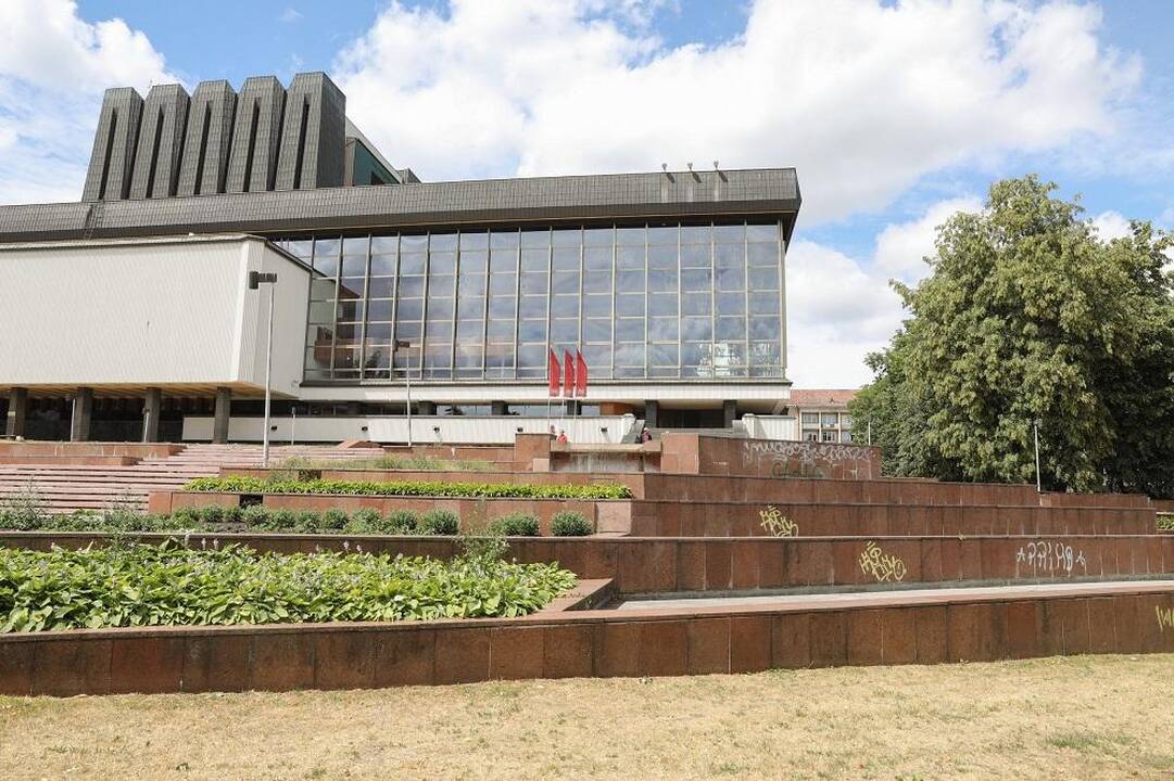 Netrukus Vilniuje pradės veikti rekonstruotas fontanas prie Operos ir baleto teatro