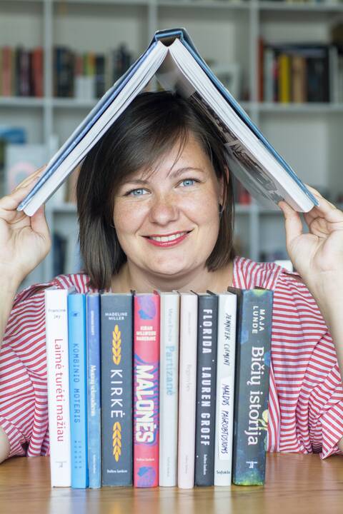 Vertina: tinklaraštį "Knygos pjūvis" rašanti L.Butvidienė užsitarnavo sekėjų dėmesį dėl išsamių knygų apžvalgų. 