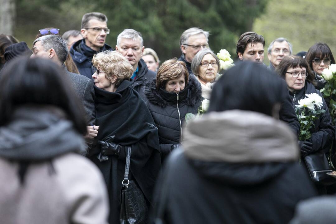 Filosofas A. Šliogeris atgulė amžinojo poilsio