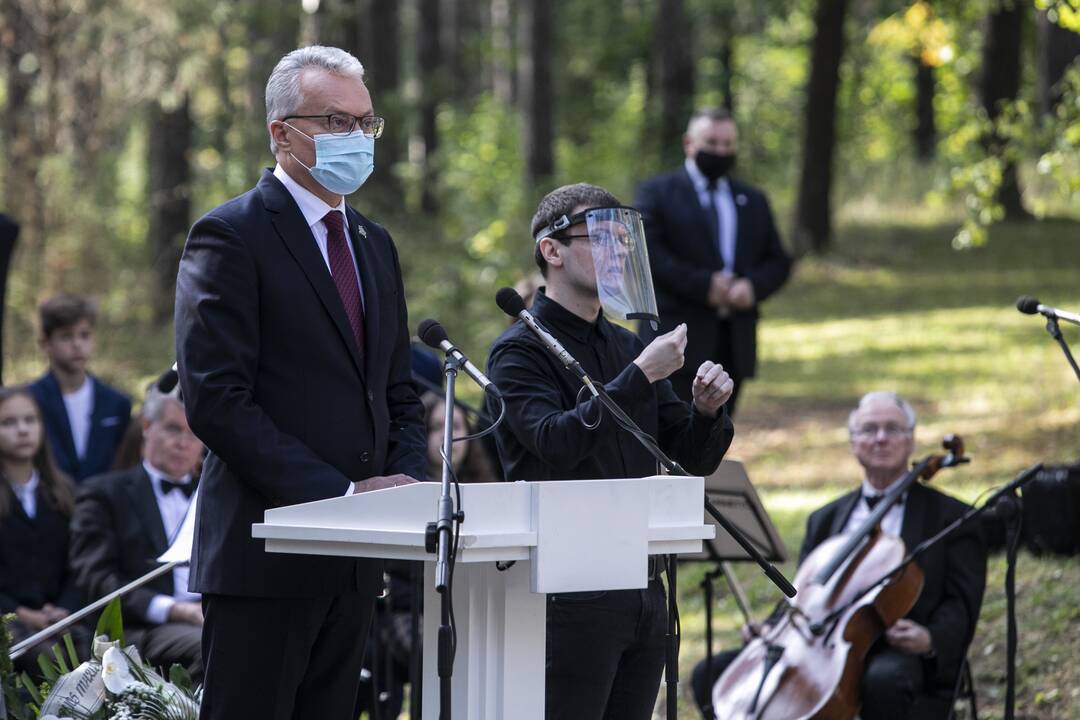 Genocido aukų pagerbimas Panerių memoriale