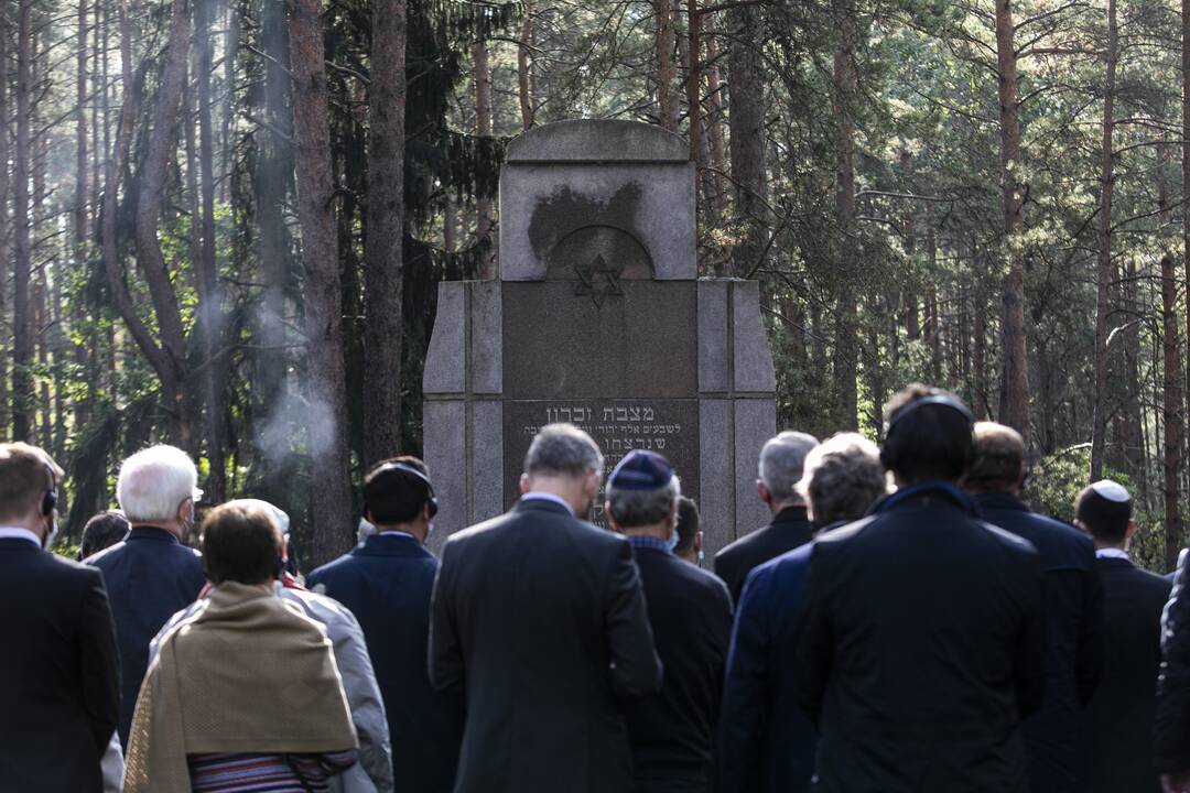 Genocido aukų pagerbimas Panerių memoriale