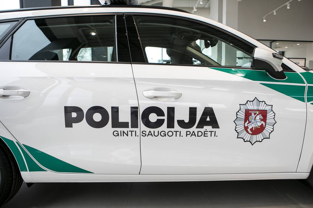 Naujų policijos automobilių pristatymas