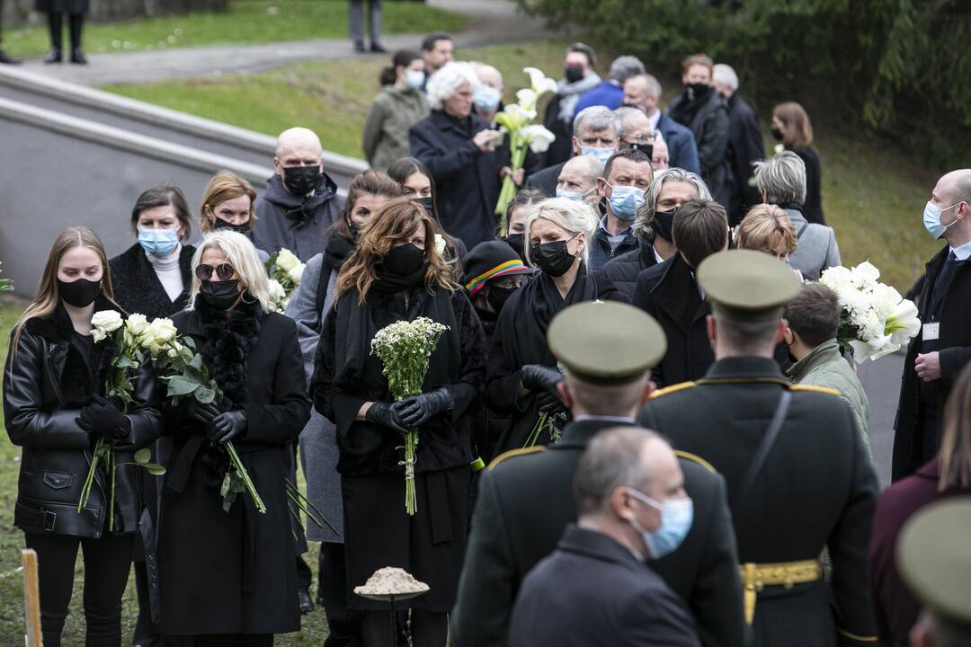 Seimo narys K. Glaveckas atgulė amžinojo poilsio