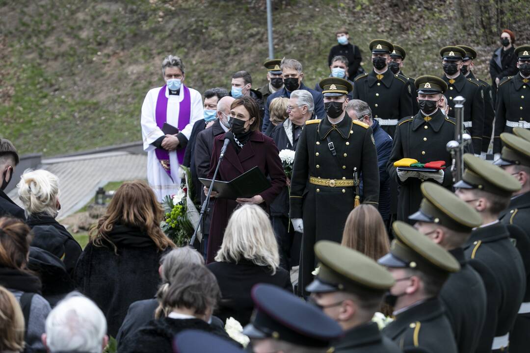 Seimo narys K. Glaveckas atgulė amžinojo poilsio