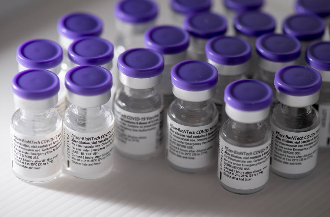 Izraelis perduos palestiniečiams 1 mln. „Pfizer-BioNTech“ vakcinos dozių