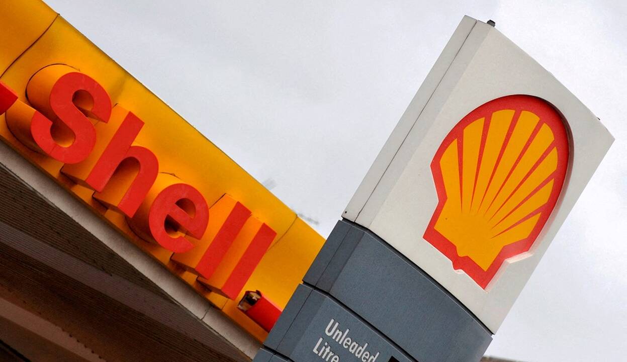 „Shell“ skelbia boikotą rusiškai naftai ir dujoms, pasitrauks iš projektų Rusijoje