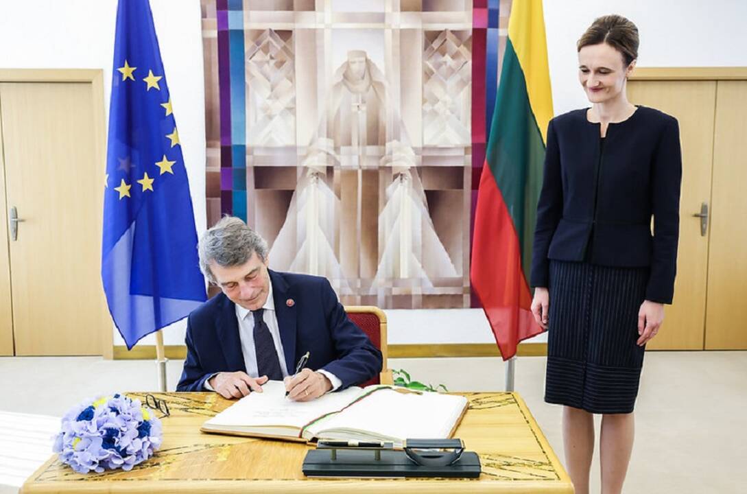 Lietuvoje apsilankęs Europos Parlamento vadovas Davidas Sassolis pažadėjo paramą stiprinant sienos su Baltarusiją saugumą. 