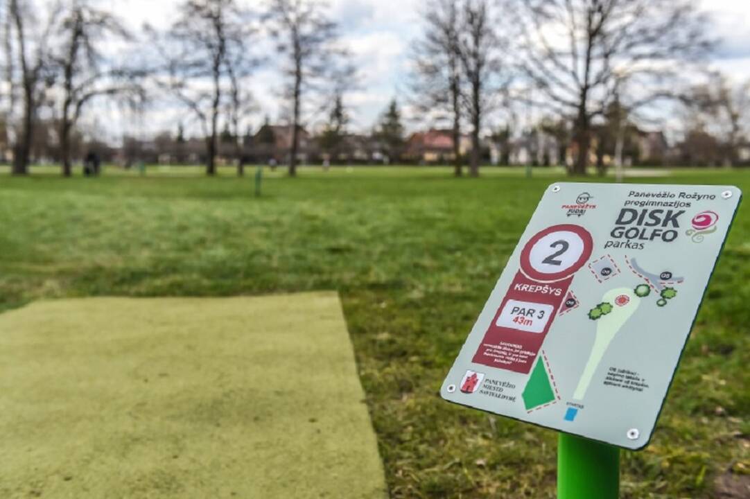 Panevėžio Rožyno progimnazija  – pirmoji Baltijos šalyse, mokysianti moksleivius diskgolfo