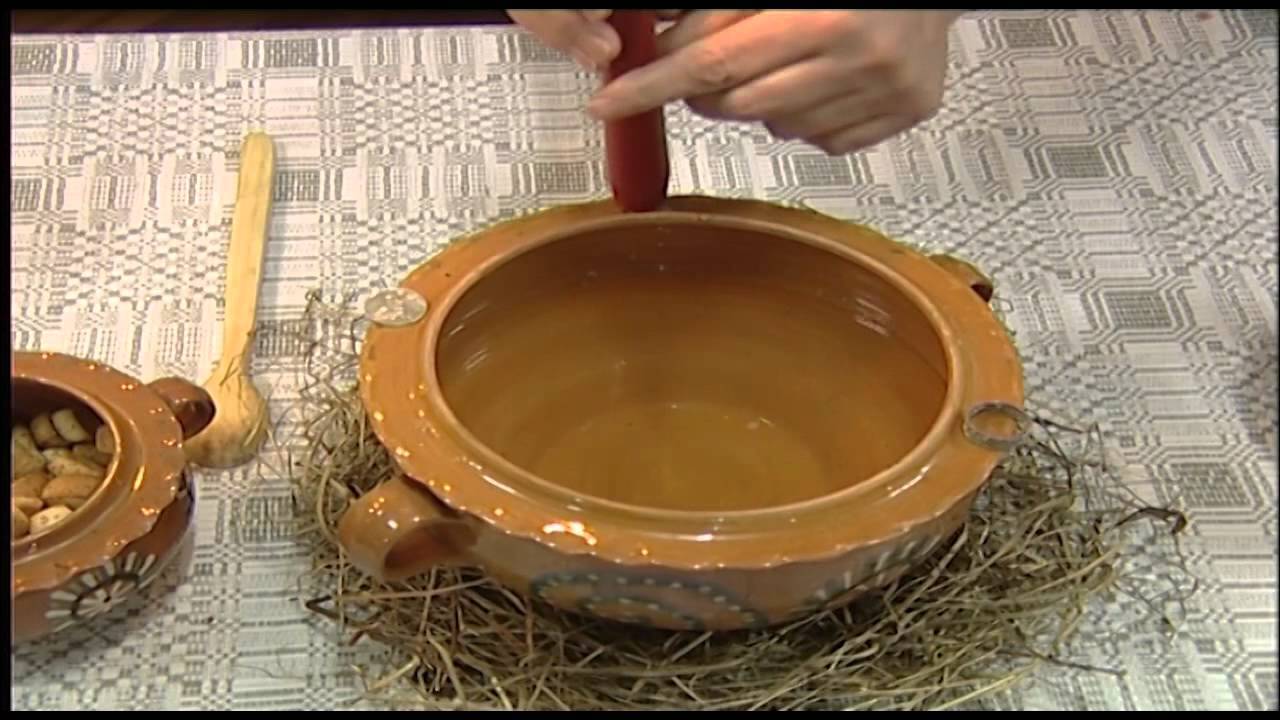 „Per šimtmečius papročiai ir ritualai kito, tačiau Kūčių vakarienės tradiciją sugebėjome išlaikyti“, – sako etnologė L.Stoliarovienė.
