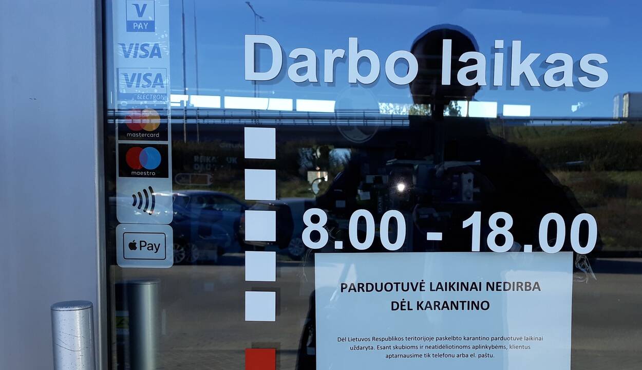 Nuomonė: vers­lo at­sto­vams at­ro­do, kad vals­ty­bė­je trūks­ta po­li­ti­nės va­lios de­ta­liau įver­tin­ti si­tua­ci­ją ir ei­na­ma pa­pras­čiau­siu ke­liu: vie­nų veiklą ap­ri­bo­ti, ki­tiems leis­ti.