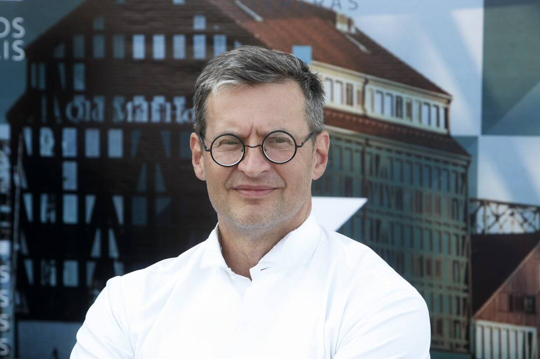 Pažadai: „Skrajojančio olando“ režisierius G.Šeduikis (iš kairės), pagrindinio vaidmens atlikėjas Almas Švilpa ir režisierius D.Abaris tikino, kad spektaklyje bus ir naujovių.