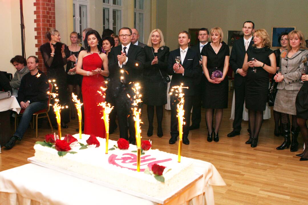 Emocija: pirmuosiuose Metų klaipėdietės rinkimuose 2003-iaisiais triumfavusi S.Idzelevičienė kaip šiandien prisimena titulavimo vakaro akimirkas.