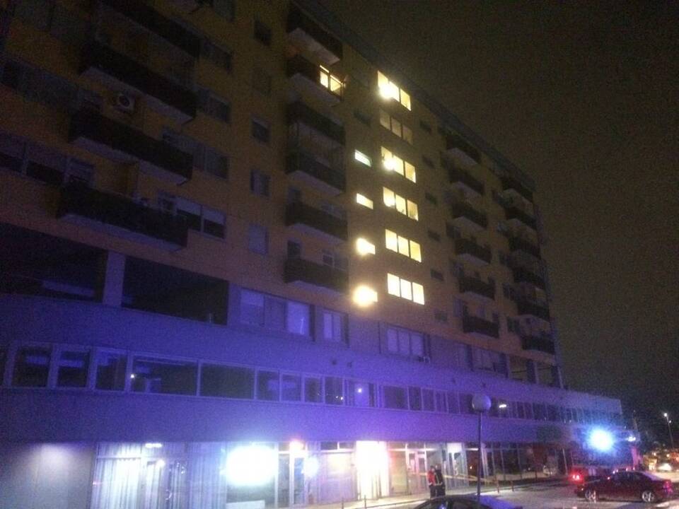 Sostinėje įtrūkus daugiabučio sienai, iš pastato evakuoti gyventojai