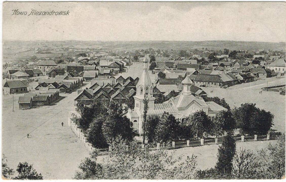 Vaizdas: įsigijęs seną atviruką su Zarasų kraštu, R.Keršys stengiasi identifikuoti jame užfiksuotas vietas, jas nufotografuoja.