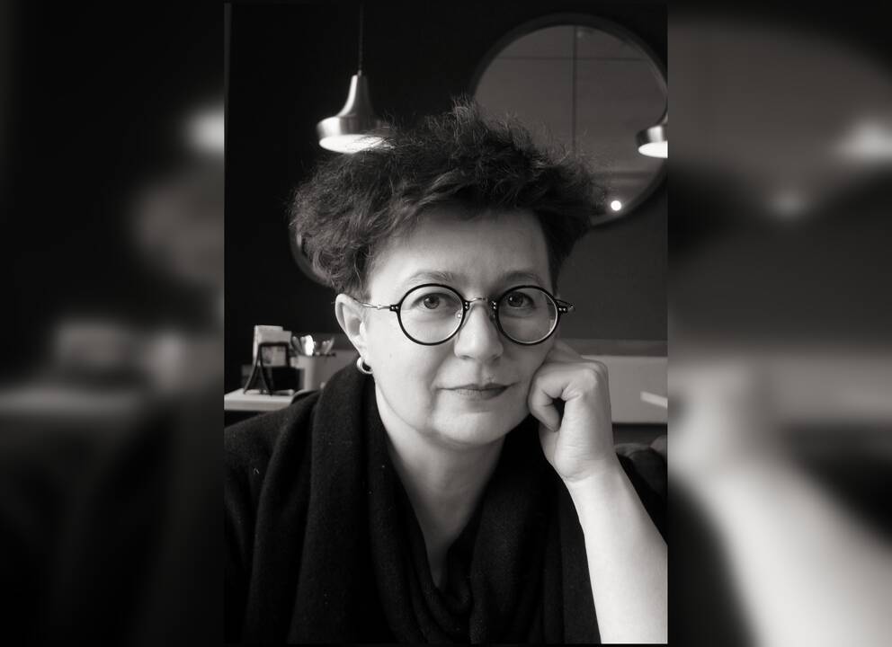Dualumas: „Jie tarsi du, bet kartu – ir viena. Moteris leopardas, leopardas moteris“, – apie savo kūrinį sako menininkė.