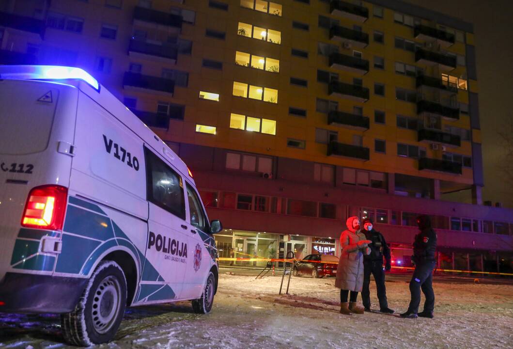 Sostinėje įtrūkus daugiabučio sienai, iš pastato evakuoti gyventojai