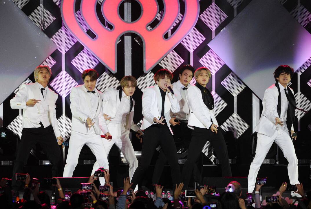 Pietų Korėjos popmuzikos grupės „BTS“ prodiuseris tapo geriausiai apmokamu darbuotoju šalyje