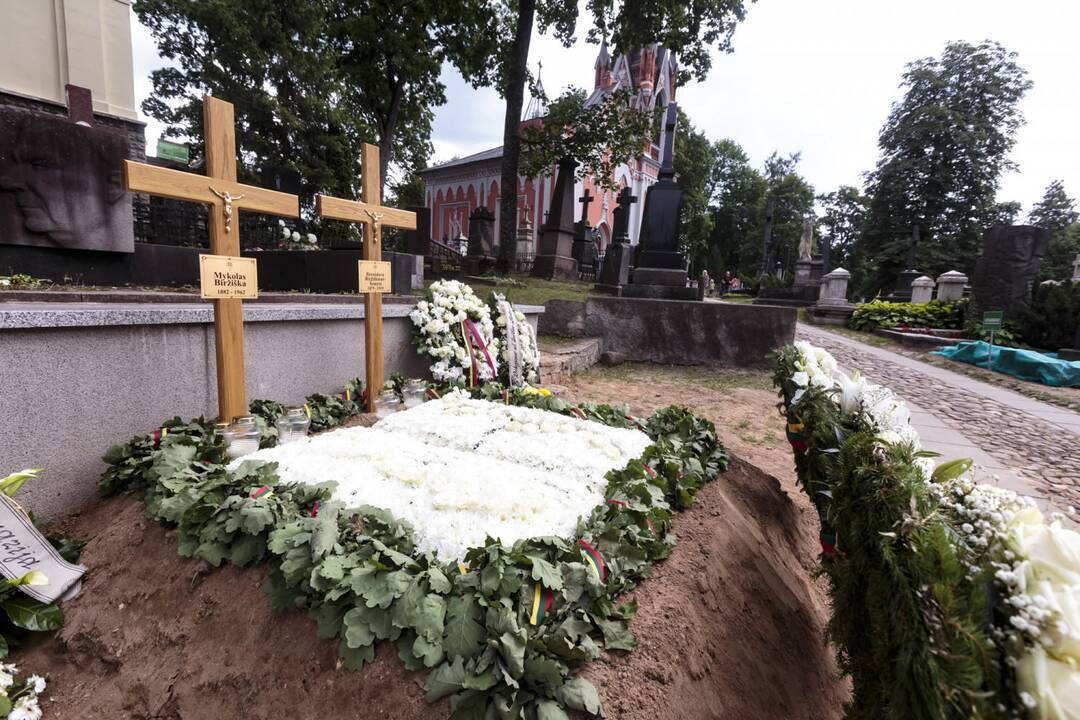 Norinčių sukurti antkapinį paminklą Biržiškų šeimos kapavietei – neatsirado