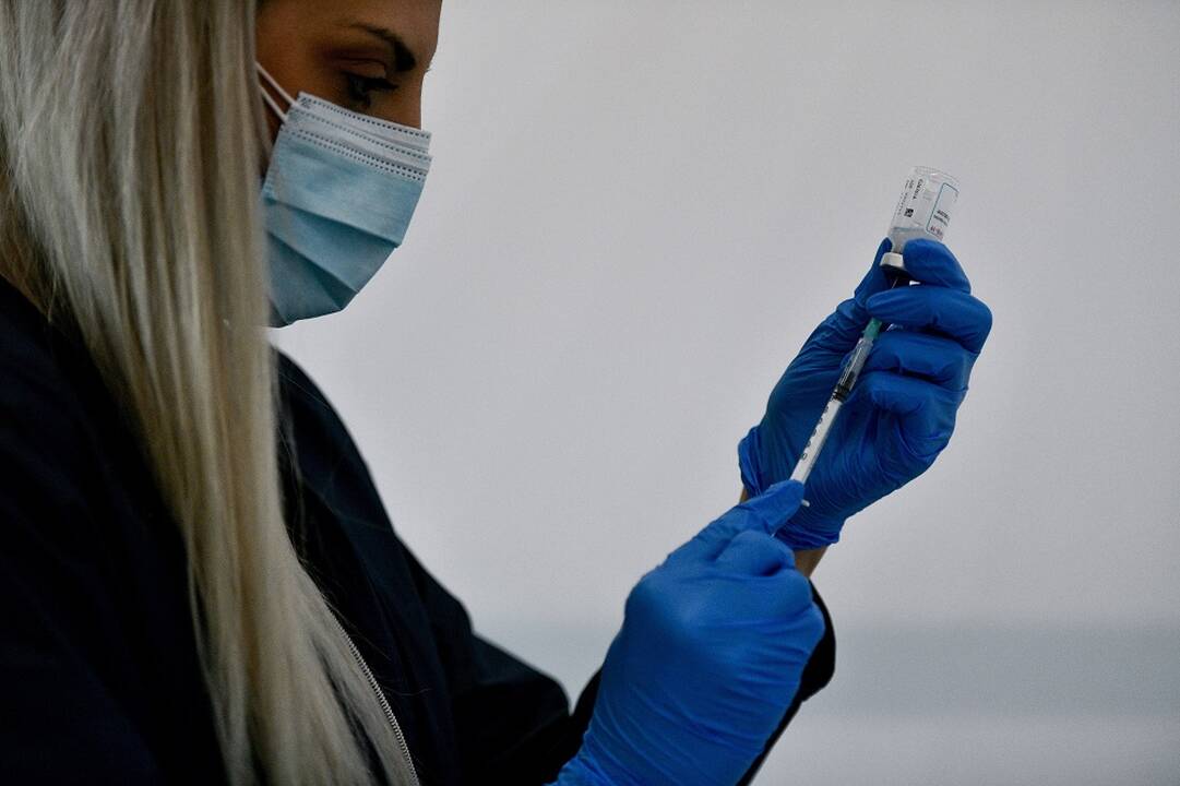 Tyrimas: „Moderna“ vakcina išlieka veiksminga praėjus 6 mėnesiams po skiepijimo