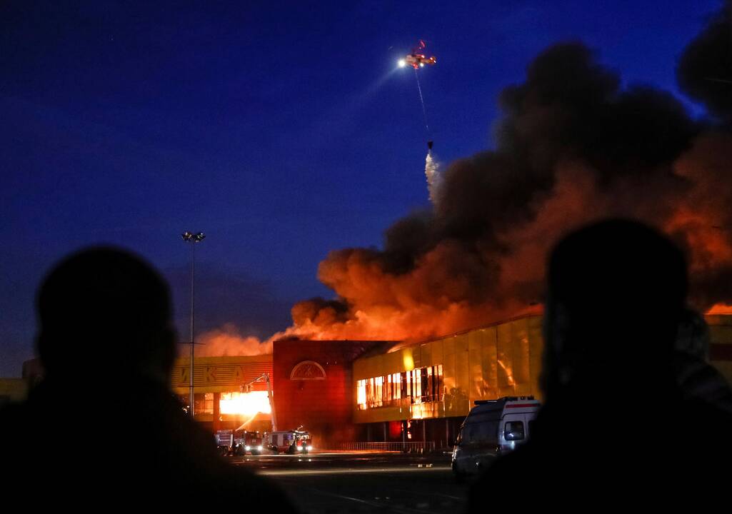 Prekybos centre Maskvoje – gaisras, evakuoti 3 tūkst. žmonių 