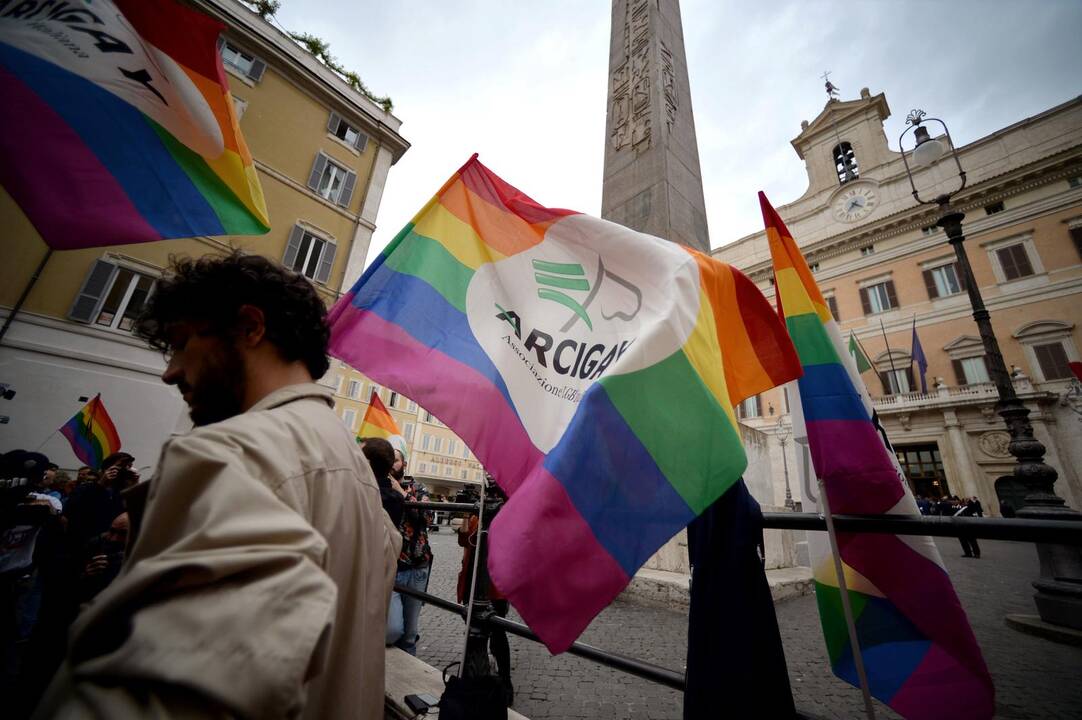 Italijoje kyla pasipriešinimas gėjų santuokoms