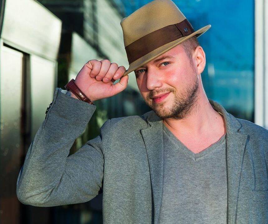 Gimtadienio proga Sasha Song sau įteikė neįtikėtiną dovaną