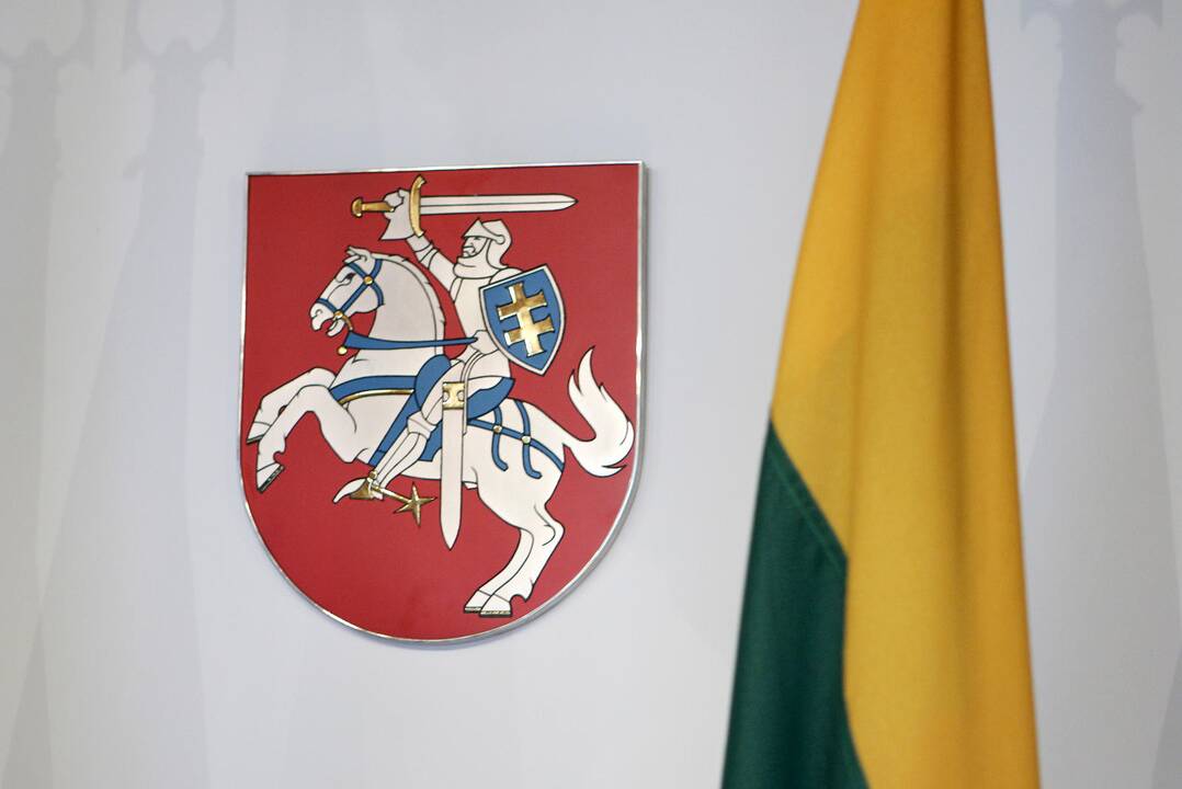 Naujos baudos už valstybės simbolių naudojimą be leidimo