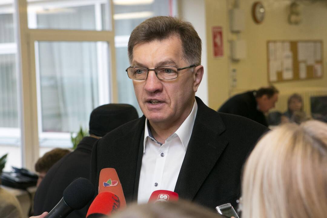 Premjerą nuvylė mažas rinkėjų aktyvumas savivaldos rinkimuose