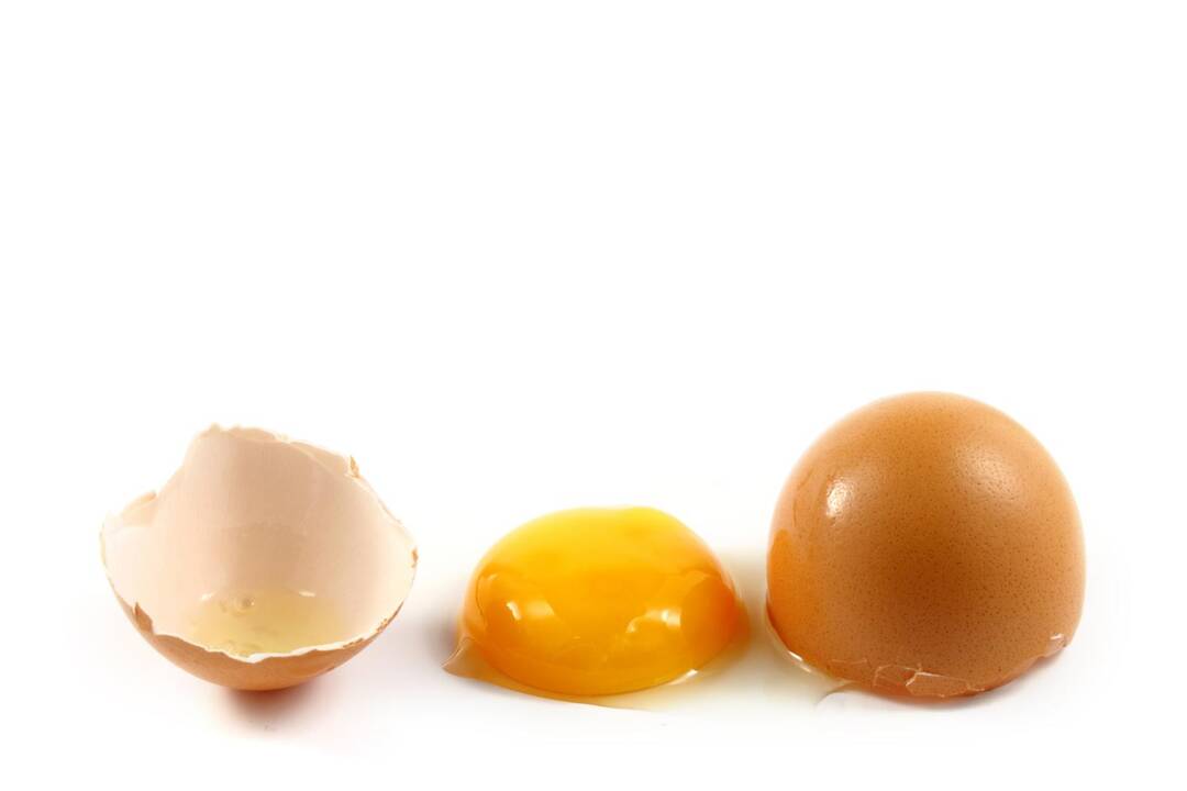 Kaip greitai ir patogiai atskirti kiaušinio trynį nuo baltymo