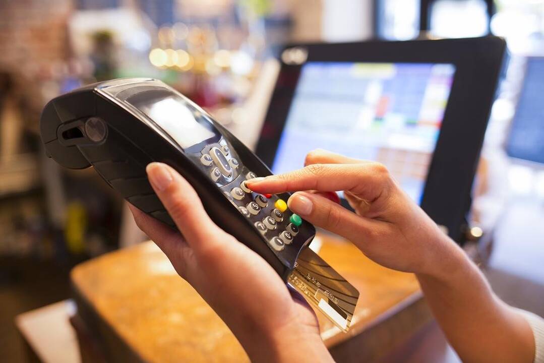 Pasipiktino, kad "Maxima" parduotuvėje turėjo atsiskaityti grynaisiais