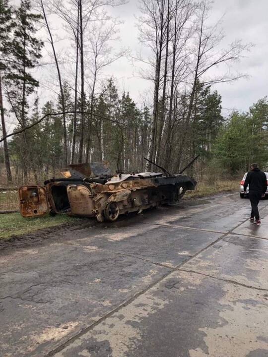 Kliūtys: tikrai ne visi tiltai Ukrainoje dabar įveikiami, tad teko ieškoti apylankų.