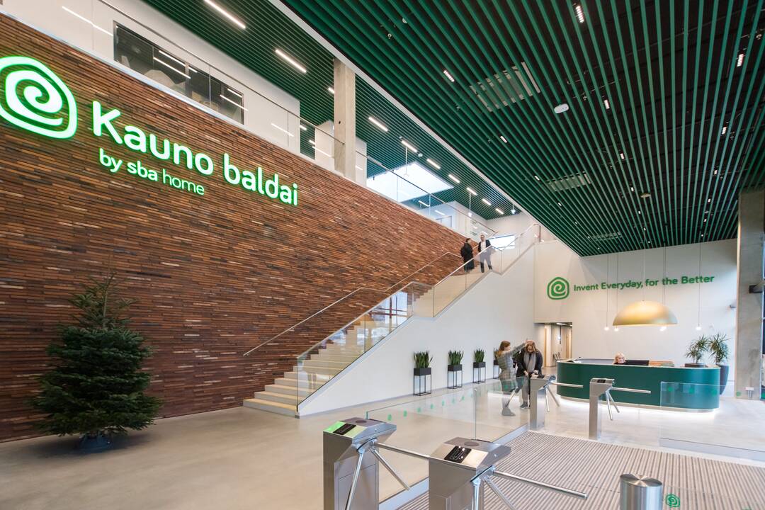 Iškilo: naujasis gamyklos pastatas – išskirtinės architektūros, jaukaus interjero ir patogus darbuotojams.
