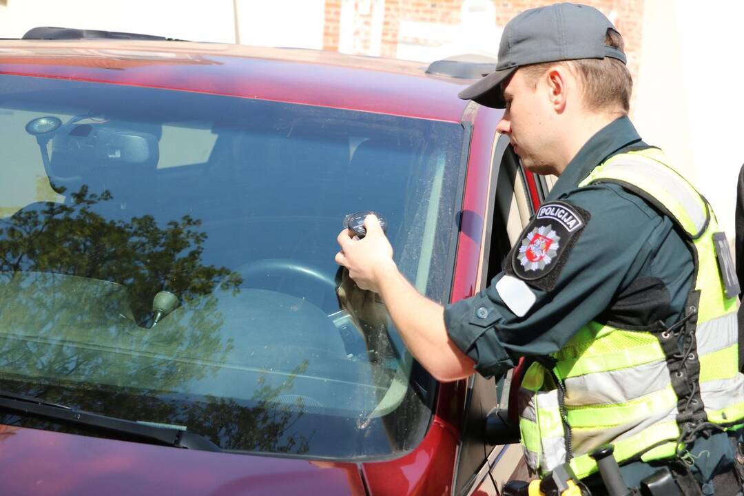 Neeilinis policijos reidas Rotušės aikštėje
