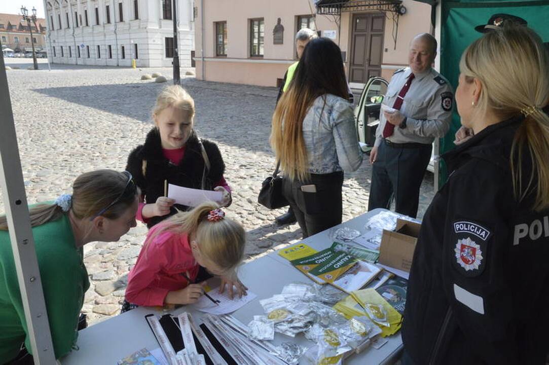 Neeilinis policijos reidas Rotušės aikštėje