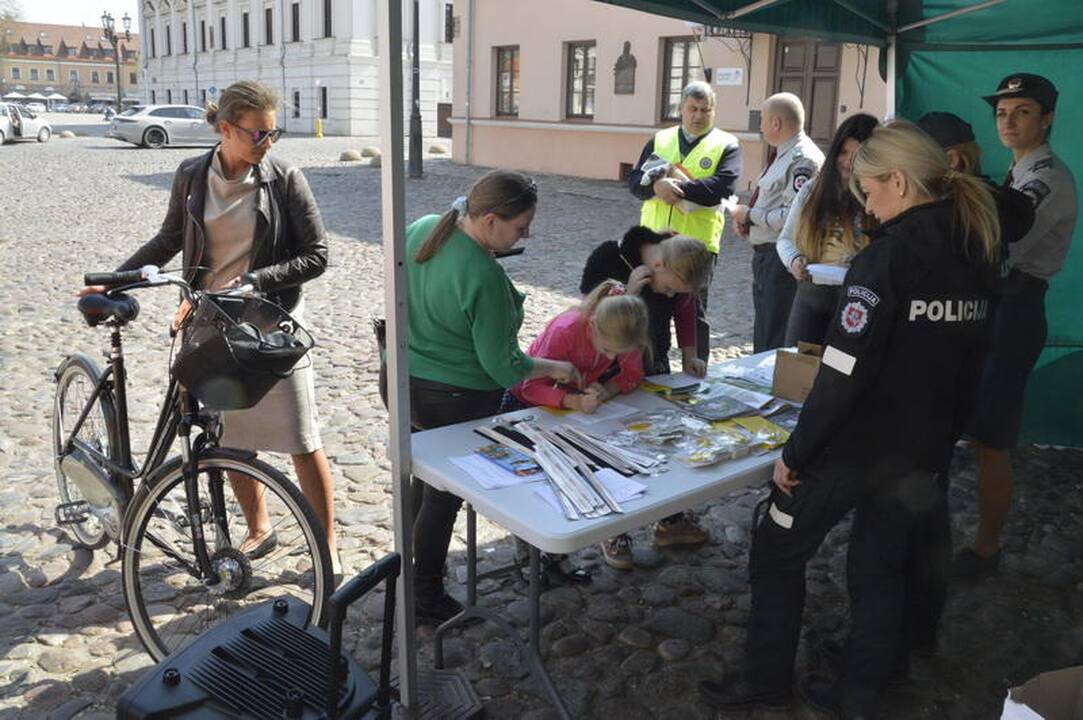 Neeilinis policijos reidas Rotušės aikštėje