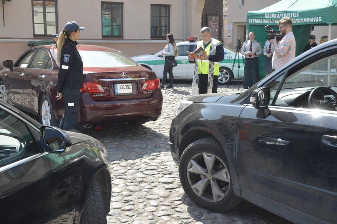Neeilinis policijos reidas Rotušės aikštėje