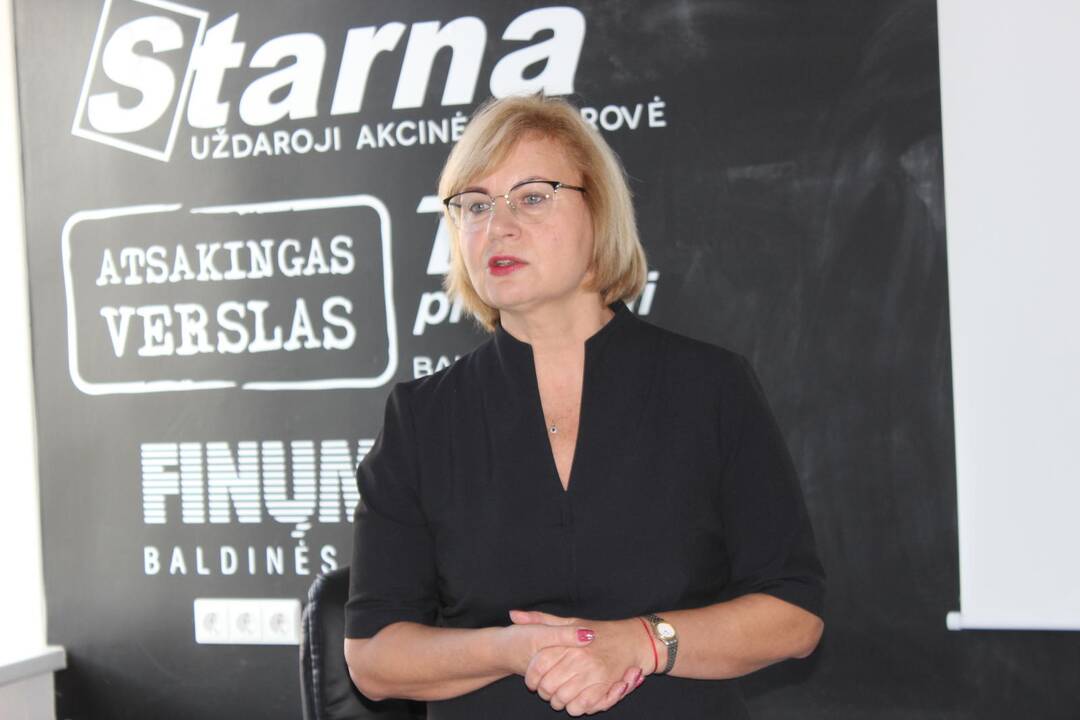 Įgūdžiai: diskusijos dalyviai stebėjo, kaip vaikai patys apsitarnauja valgykloje.