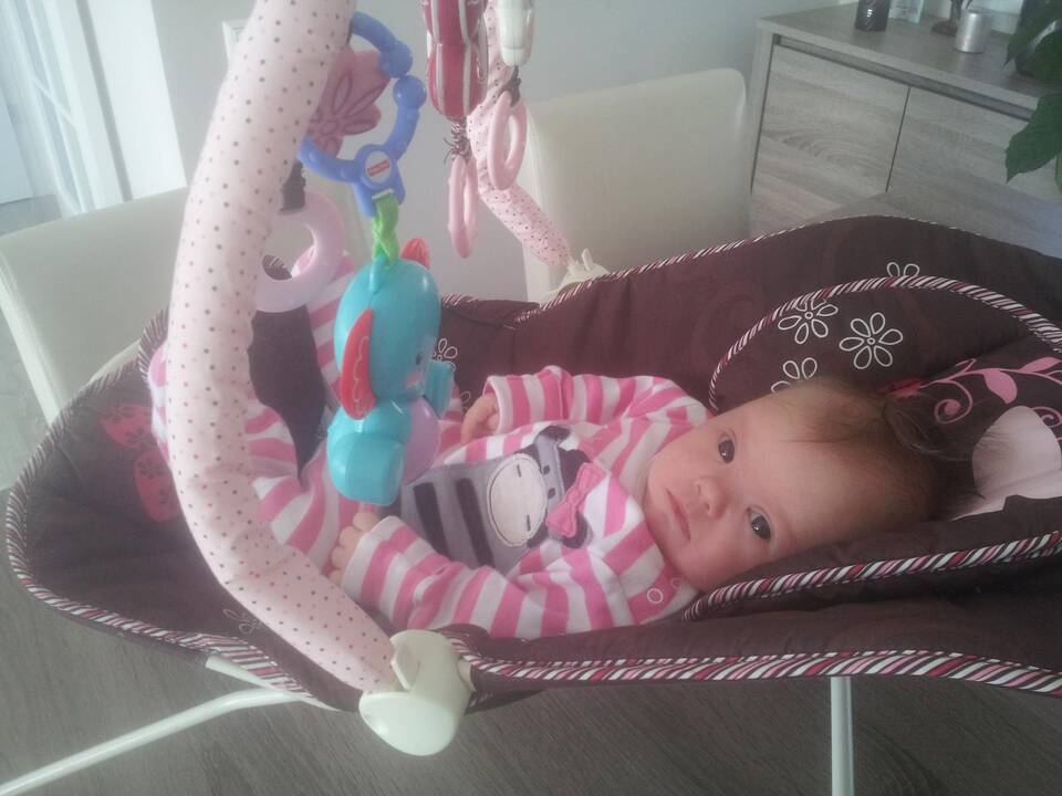 Odrė su tėveliais ir sesute