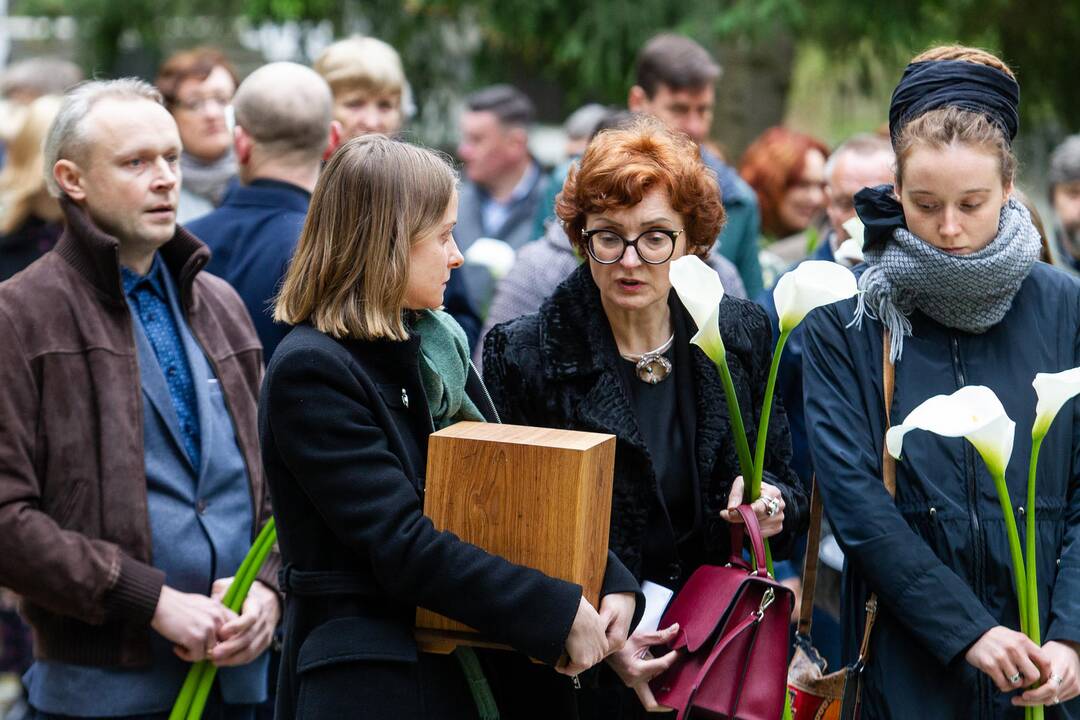 V. Šerėnas išlydėtas amžinojo poilsio