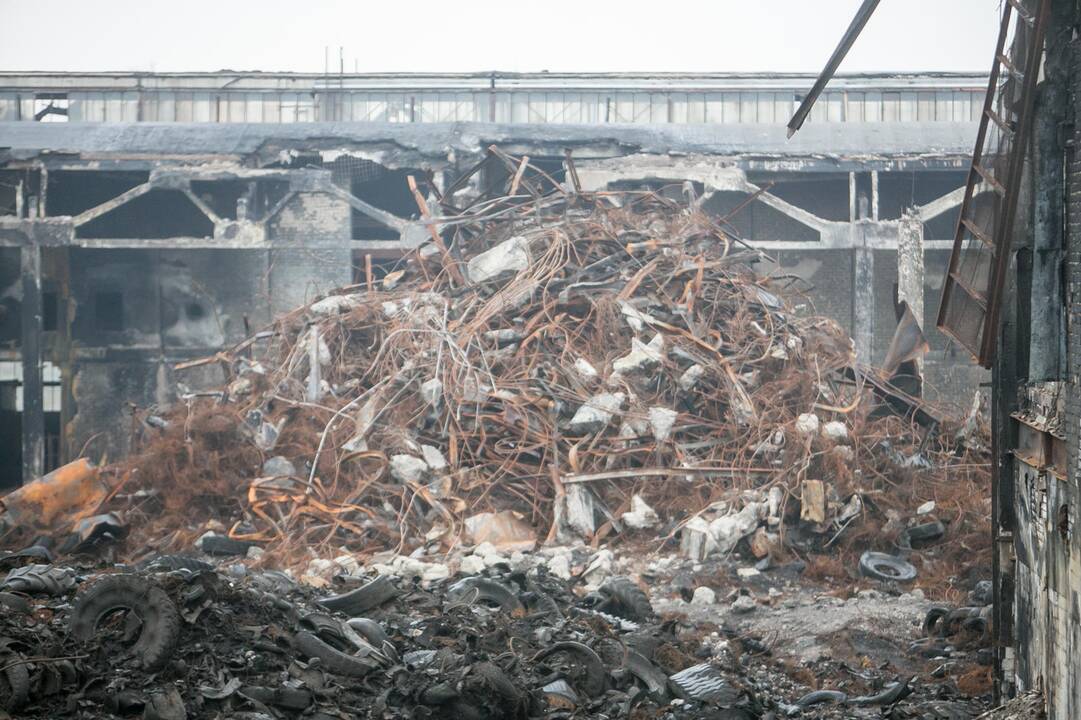 Gaisro nuniokota „Ekologistika“ praėjus dviem mėnesiams po nelaimės