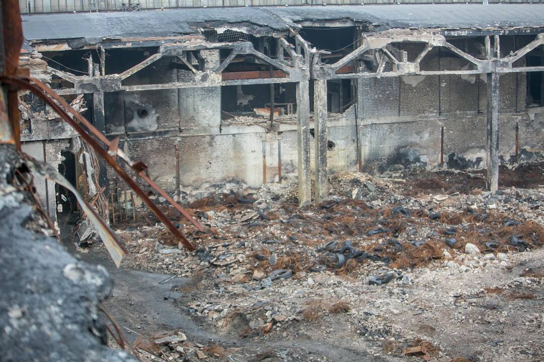 Gaisro nuniokota „Ekologistika“ praėjus dviem mėnesiams po nelaimės