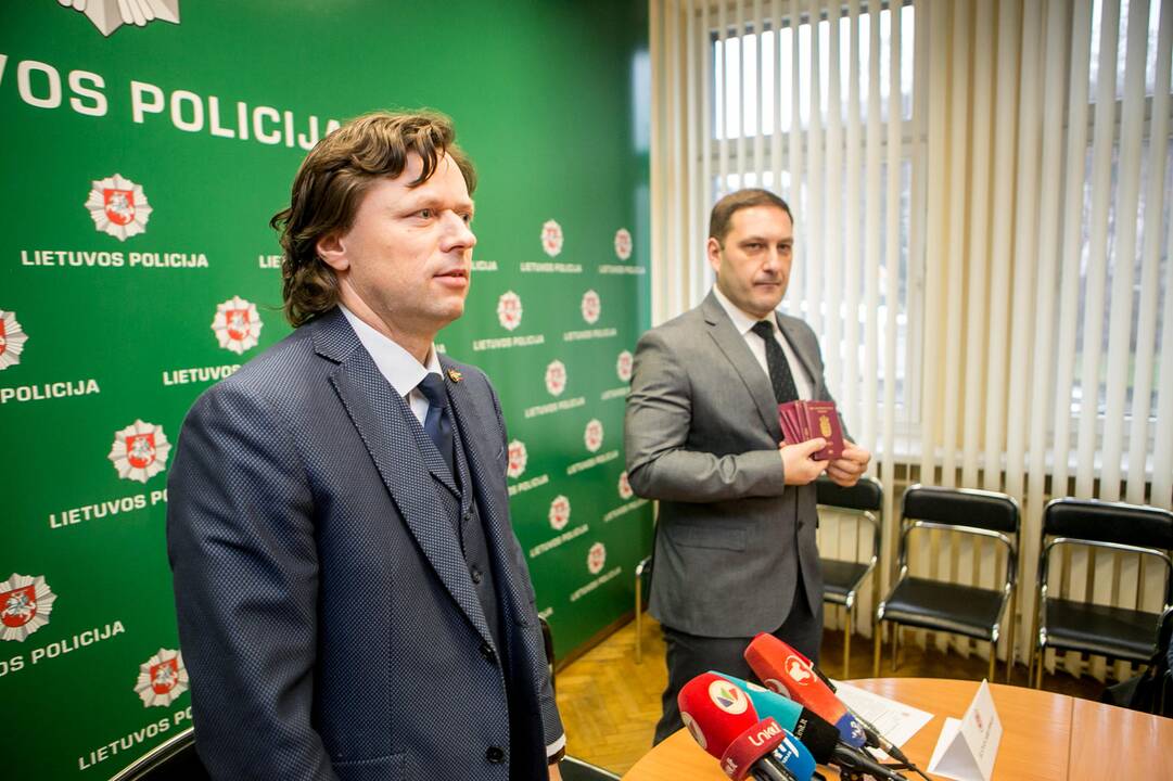 Kaune sutriuškintos dokumentų klastotojų ir vagystes vykdžiusių asmenų grupuotės