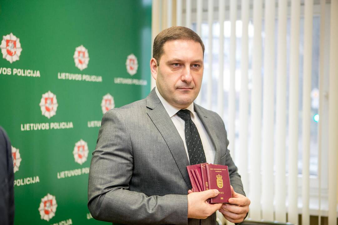 Kaune sutriuškintos dokumentų klastotojų ir vagystes vykdžiusių asmenų grupuotės