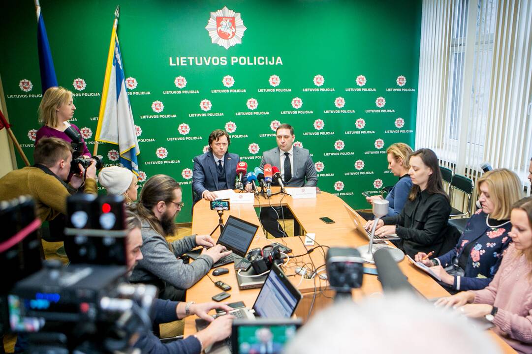 Kaune sutriuškintos dokumentų klastotojų ir vagystes vykdžiusių asmenų grupuotės