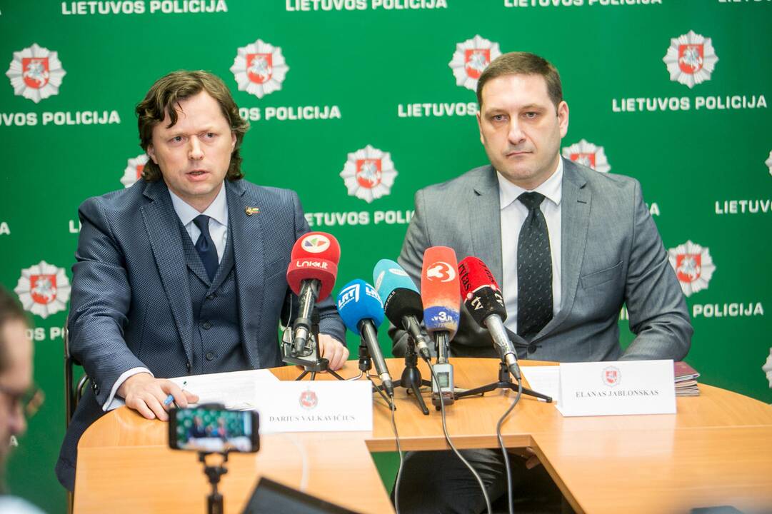 Kaune sutriuškintos dokumentų klastotojų ir vagystes vykdžiusių asmenų grupuotės