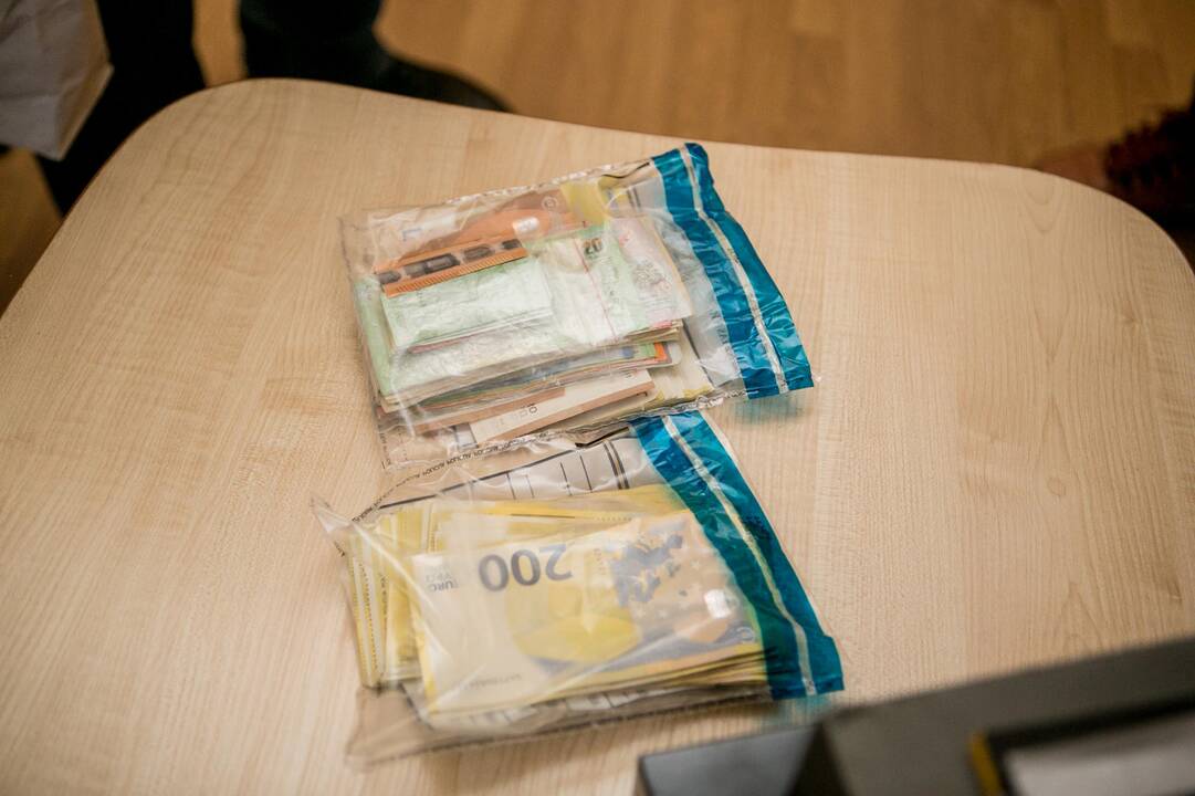 Kaune sutriuškintos dokumentų klastotojų ir vagystes vykdžiusių asmenų grupuotės