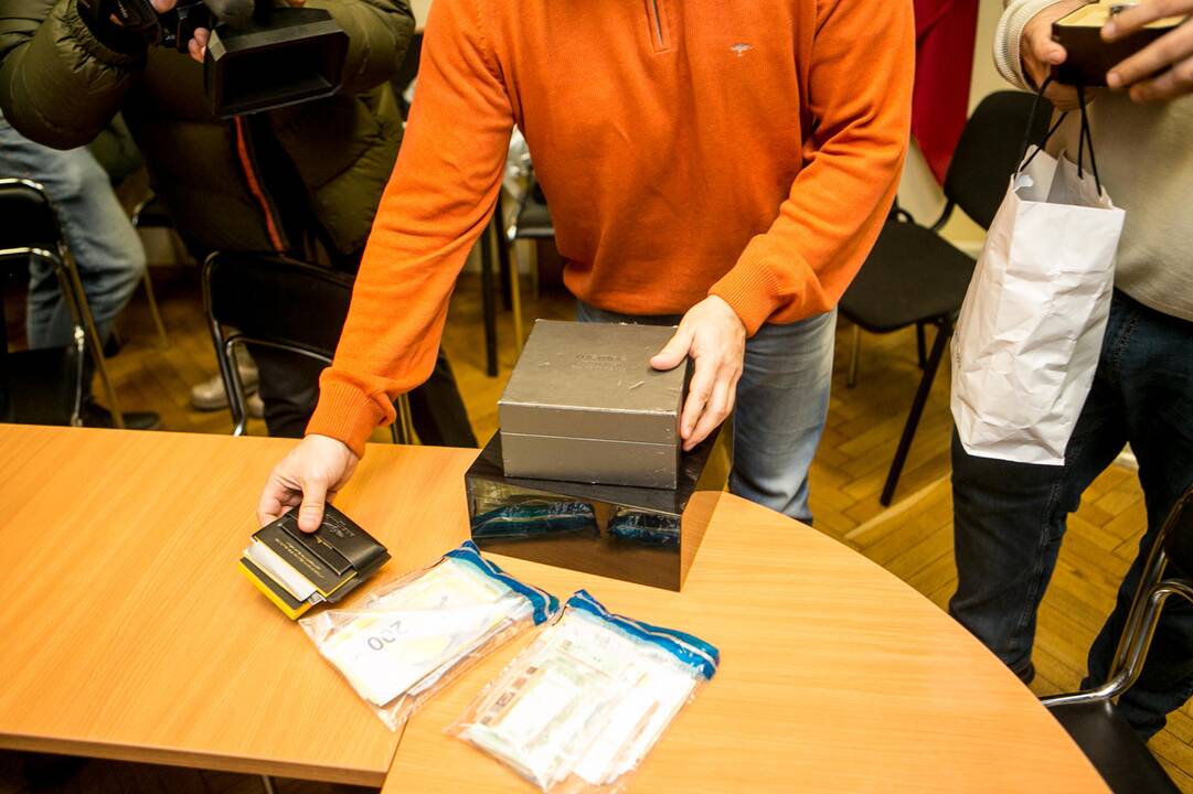 Kaune sutriuškintos dokumentų klastotojų ir vagystes vykdžiusių asmenų grupuotės