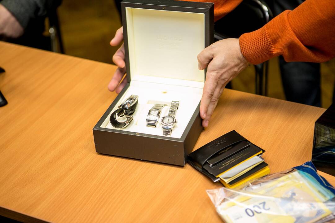 Kaune sutriuškintos dokumentų klastotojų ir vagystes vykdžiusių asmenų grupuotės
